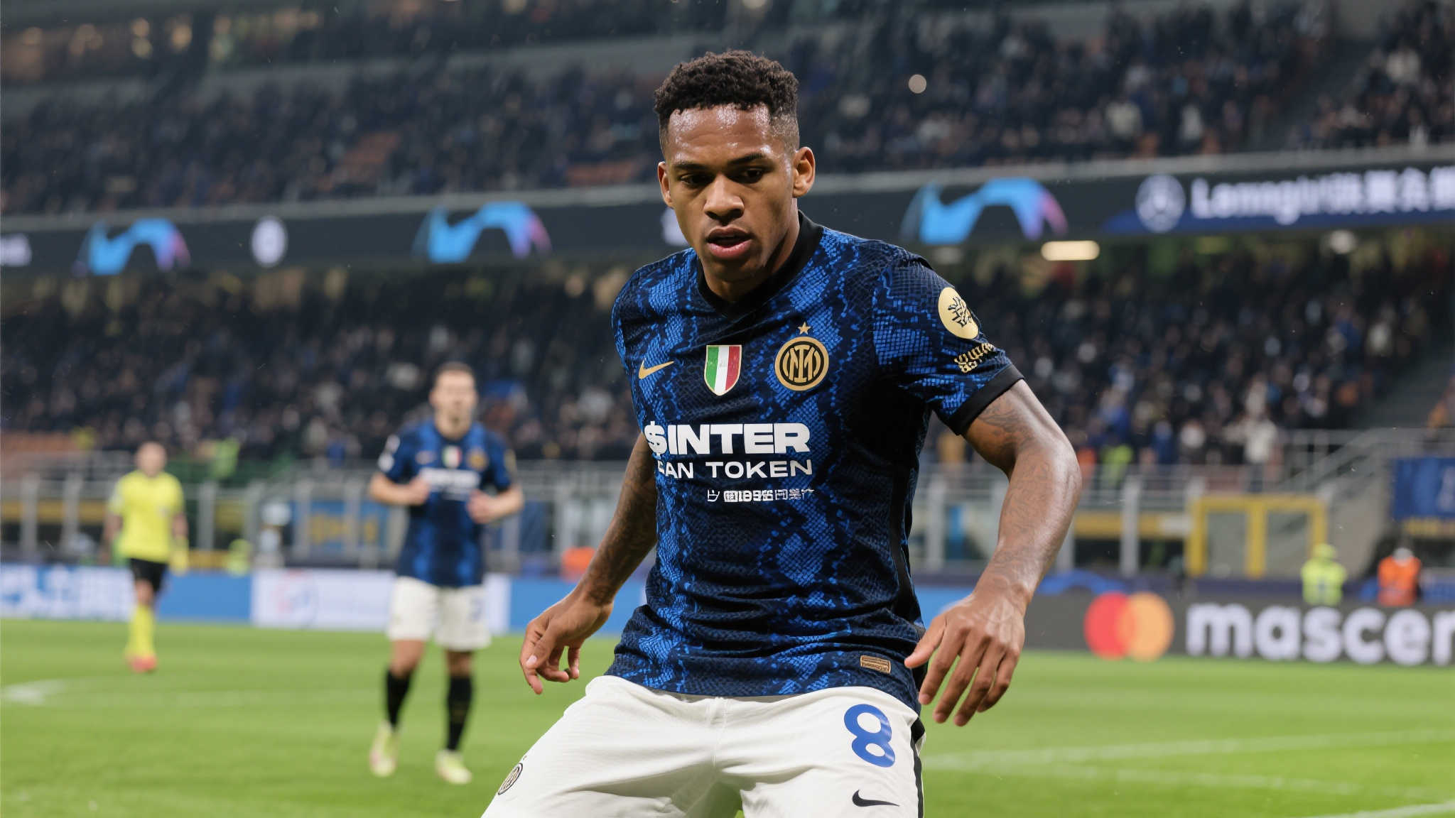 现代足球赛季密集且竞争激烈，对于顶级球员来说，做到